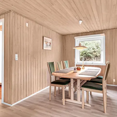 Cozy With 600 M To The Feriehus *