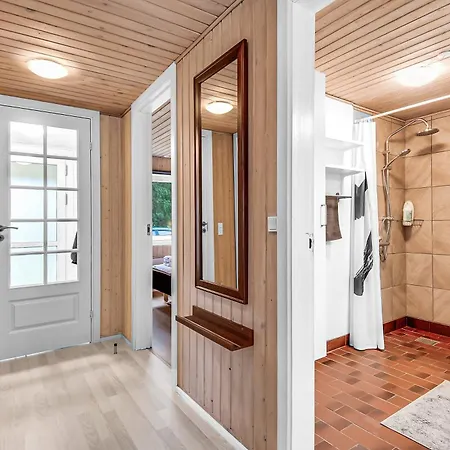 Feriehus Cozy With 600 M To The Hals