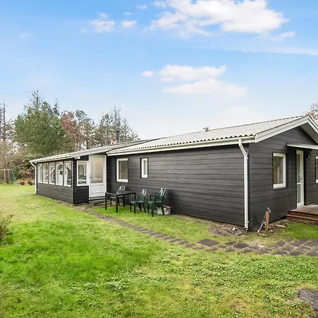 Cozy With 600 M To The Feriehus *